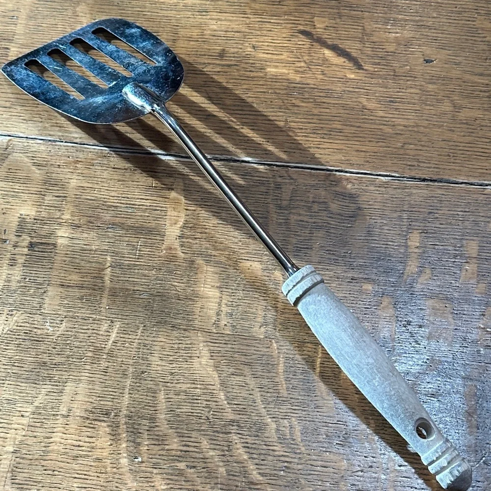 Ecko Unlimited durable spatula